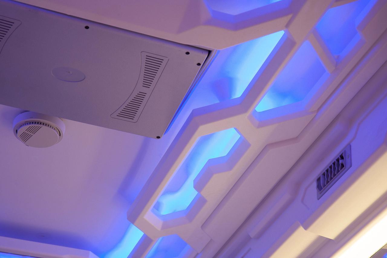 Izzzleep Aeropuerto Terminal 1 Capsule hotel